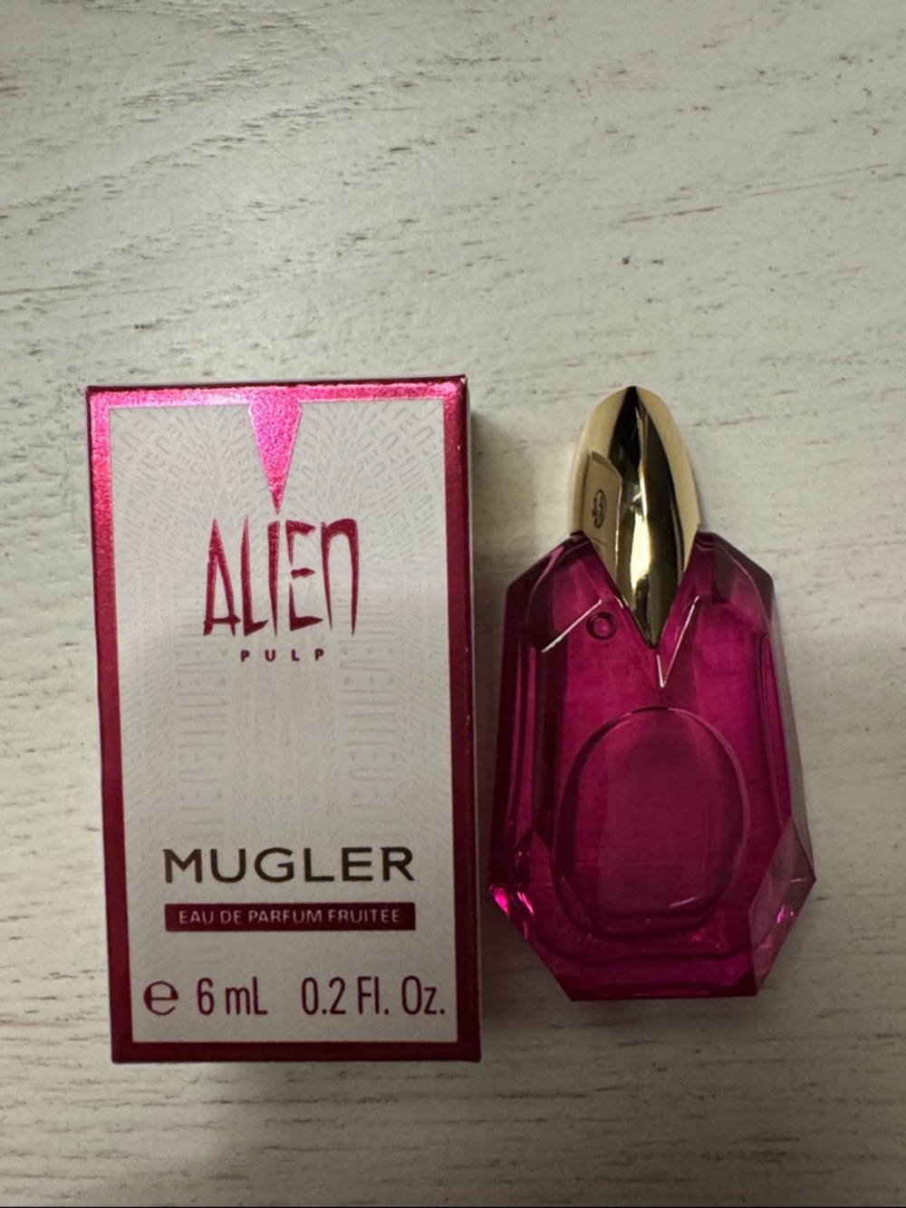 Mugler Alien New Pulp Mini 6ml Perfume Bottle in Vibrant Fuchsia with Gold Cap